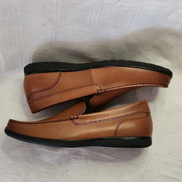 NWOT Dockers Brown Leather Slip-On Loafers with Moccasin Seam - Picture 7 of 8